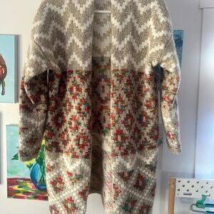 EUC - Warm, colourful cardigan size M/L